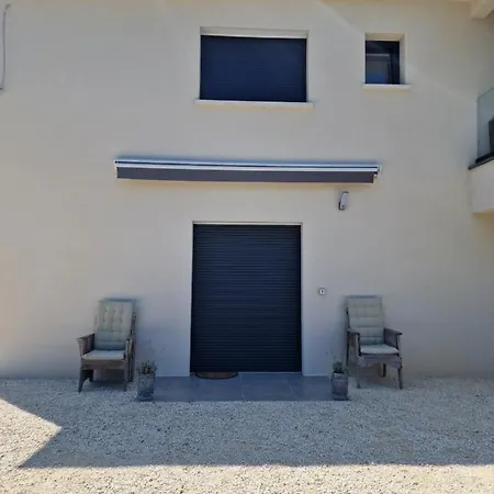 Studio24 Apartment *